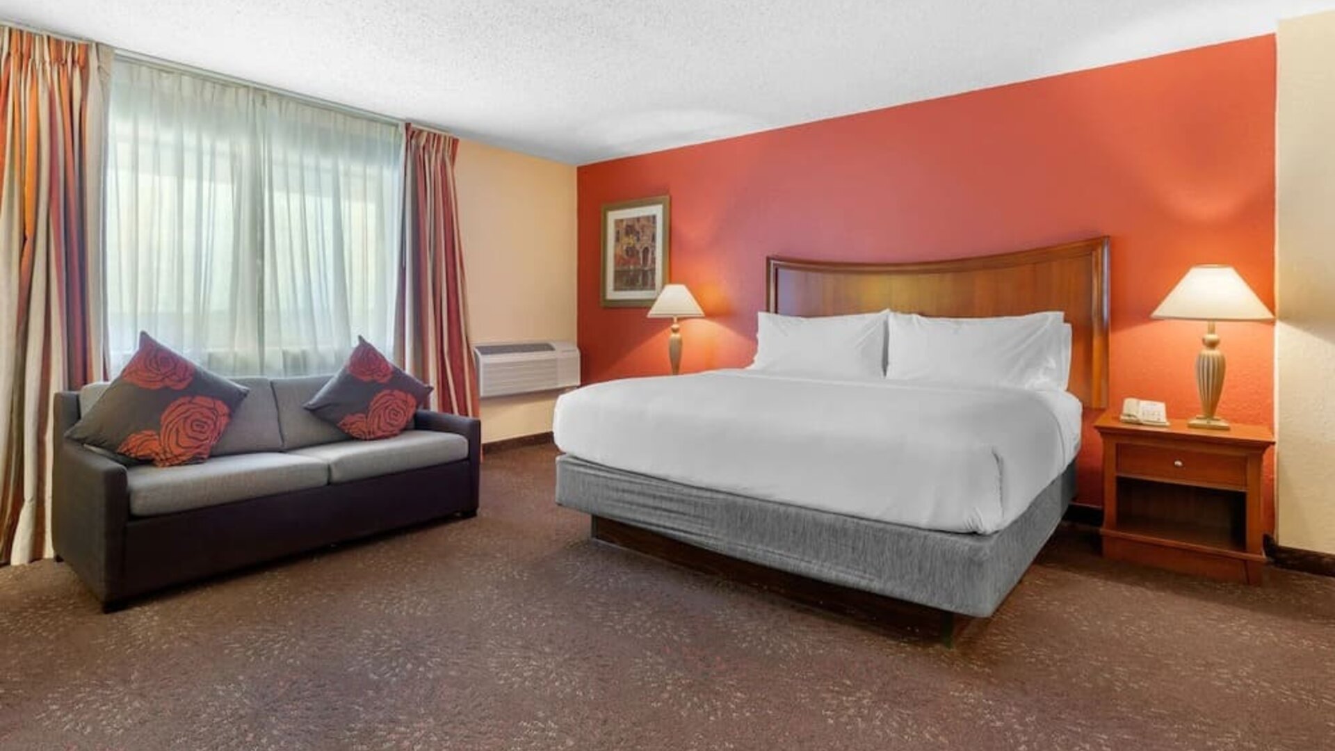 Bright and spacious day use room at Holiday Inn Express Chicago - Downers Grove.