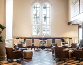 Comfortable seating at Hilton Baton Rouge Capitol Center.