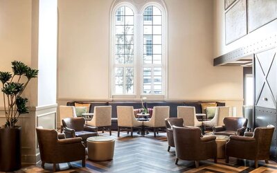 Comfortable seating at Hilton Baton Rouge Capitol Center.