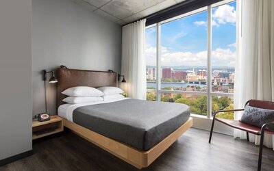 Day use room with natural light at Moxy Boston Downtown.