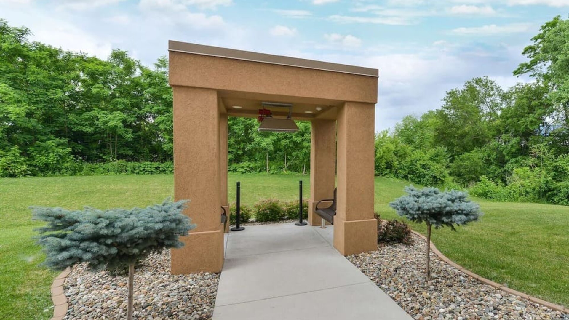 Courtyard at Hampton Inn Iowa City/University Area. 