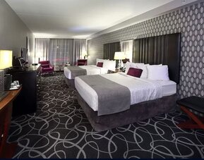 Day use twin room with workspace at Park Manor Hotel.