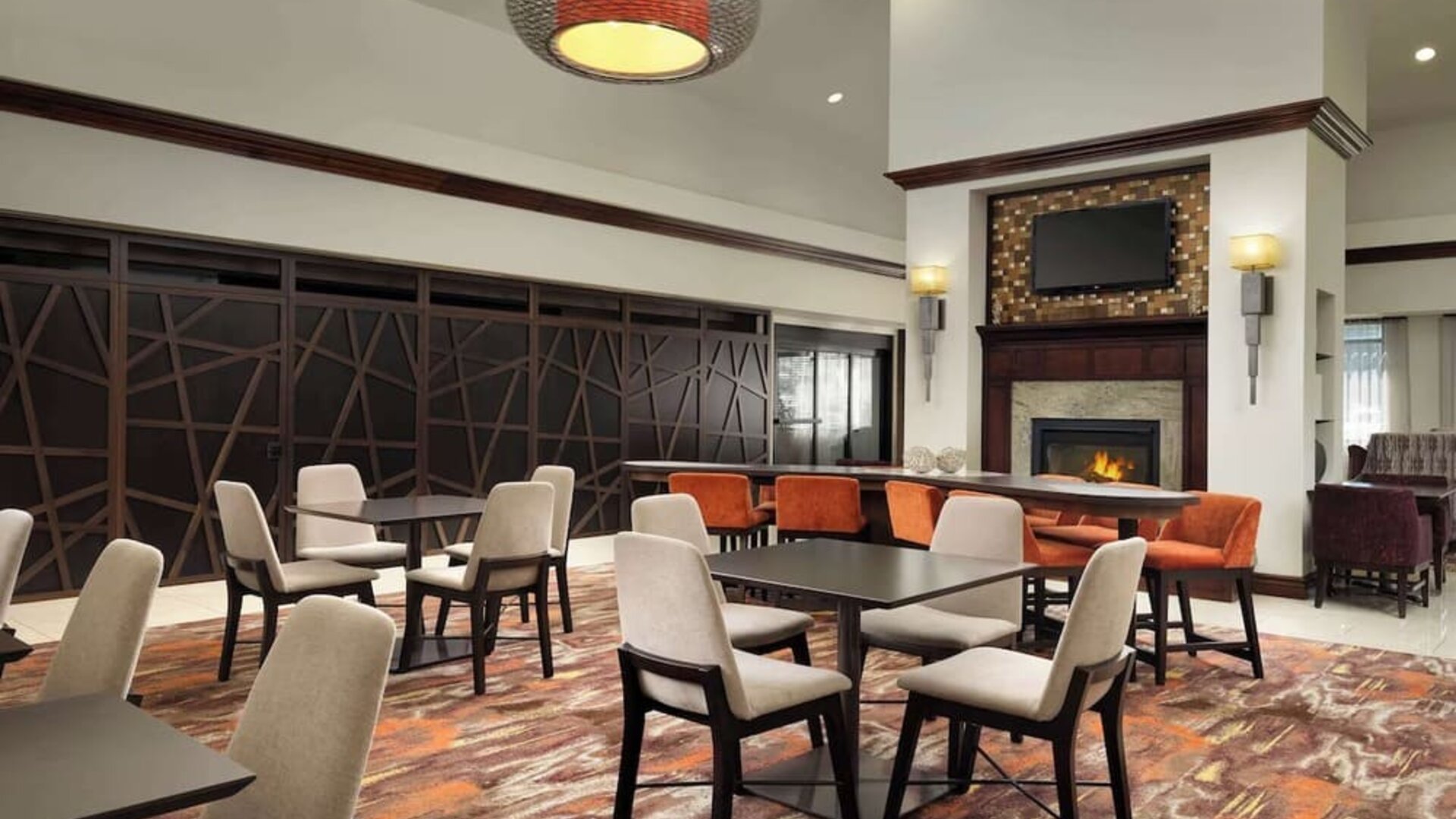 Dining area at Homewood Suites By Hilton Shreveport / Bossier City, LA.