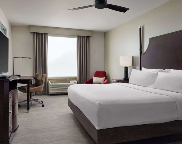 Day use twin room with work desk and sofa at Homewood Suites By Hilton Shreveport / Bossier City, LA.