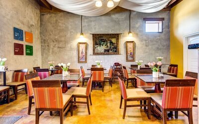 Dining area perfect for coworking at Comfort Inn Pomona Near Fairplex.