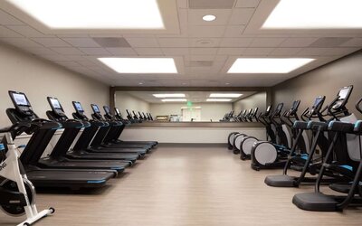 Equipped fitness center at Hilton Los Angeles Airport.