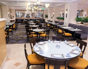 Breakfast area perfect for coworking at Hilton Los Angeles Airport.