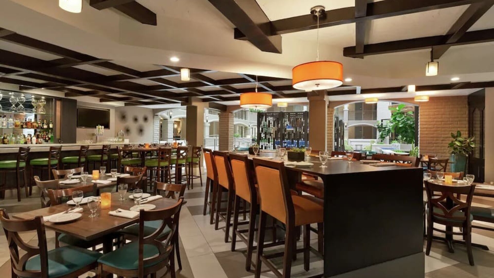 On-site restaurant at Embassy Suites By Hilton Arcadia Pasadena Area.