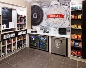 Convenience store at Hampton Inn & Suites Gainesville-Downtown.