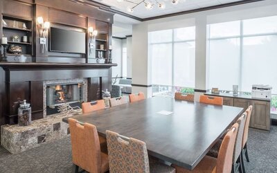 Lobby workspace with printer at Hilton Garden Inn Dothan.