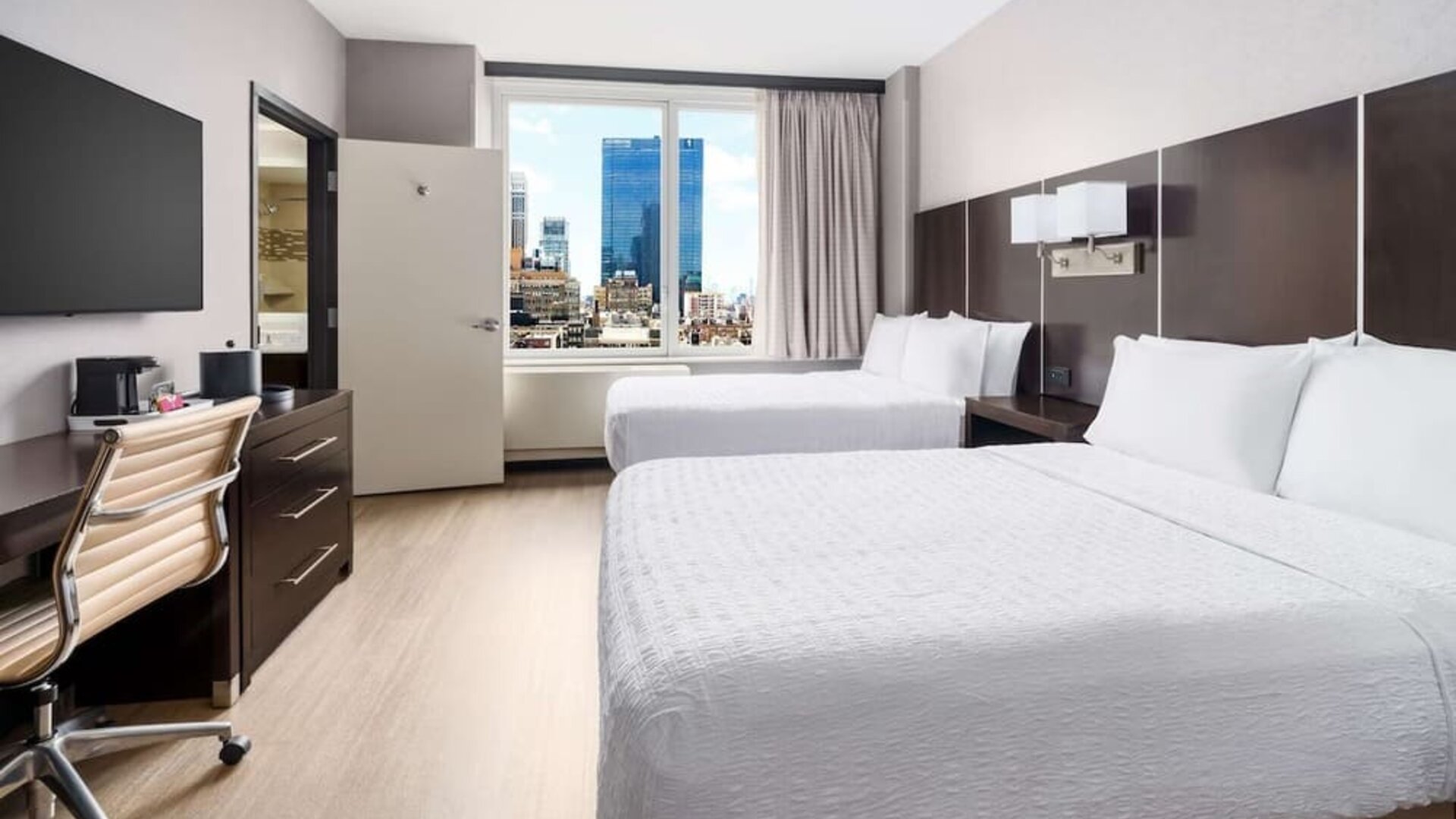 Day use twin room with work desk at Hampton Inn Manhattan/Times Square Central.