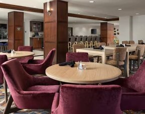 On-site restaurant at Hilton Garden Inn Shreveport Bossier City.