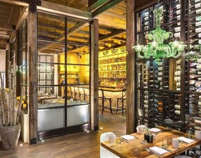 Hotel restaurant at Le Méridien Columbus, The Joseph..