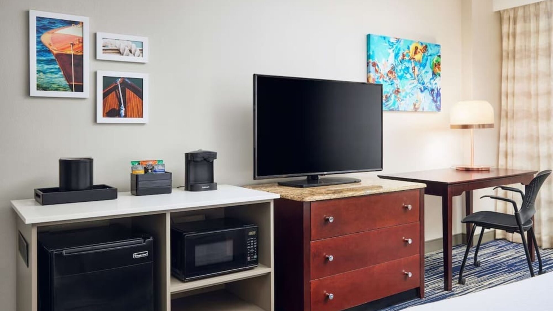 Day use room' workspace at Embassy Suites By Hilton West Palm Beach Central.