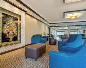 Lounge seating at Comfort Suites Alexandria, LA.