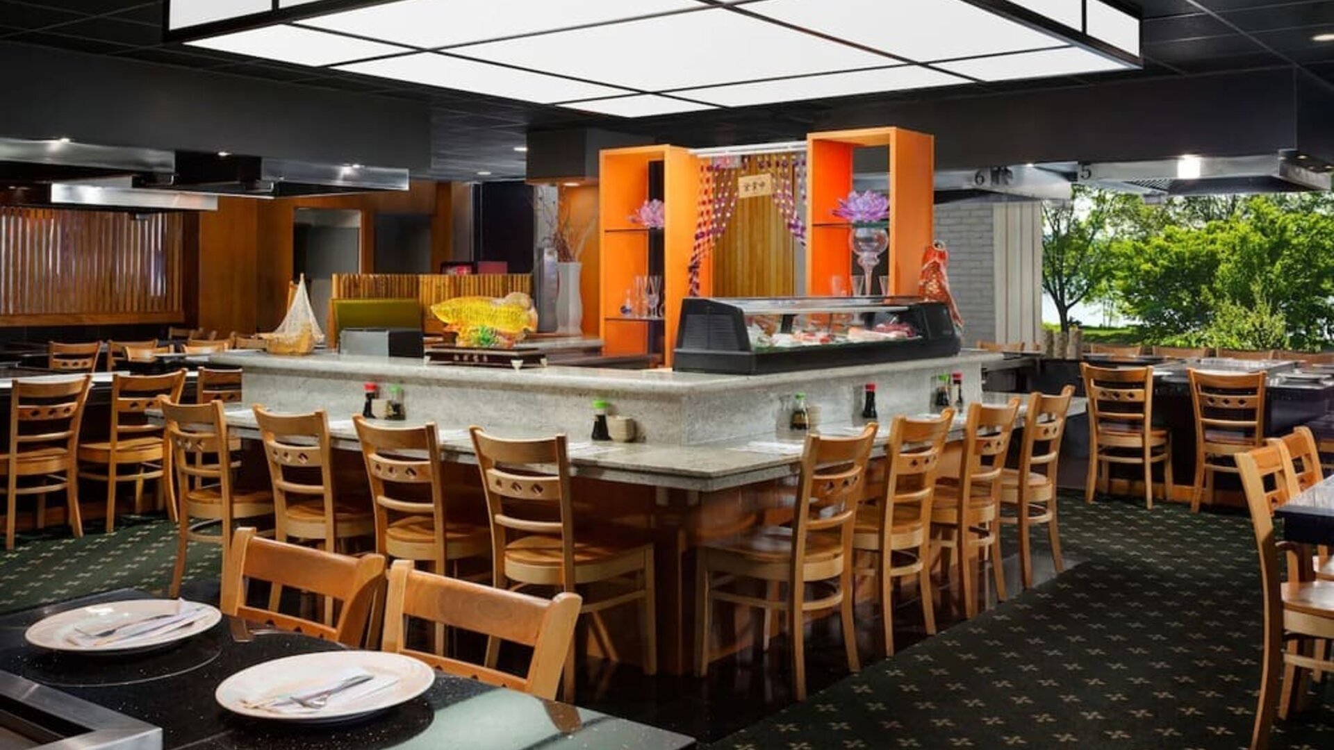 On-site restaurant at Courtyard Boston Cambridge.