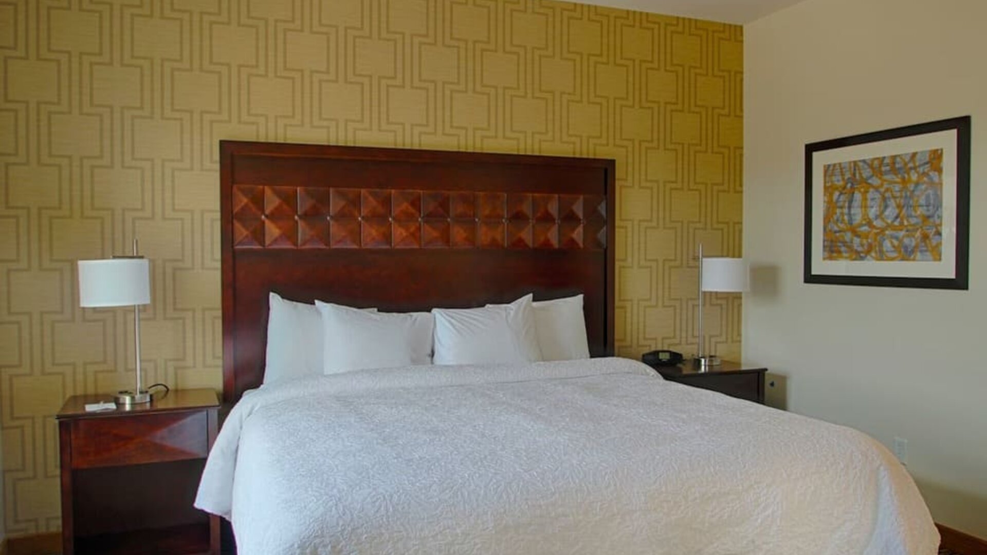 King bed at Hampton Inn & Suites Trophy Club - Fort Worth North, TX.