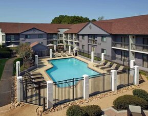 Exterior view of Sonesta Select Atlanta Norcross I-85. 