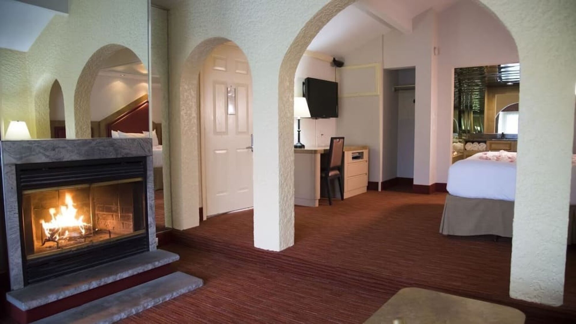 Romantic king room at Paradise Stream Resort.