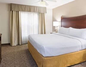 King room at Homewood Suites By Hilton Shreveport.