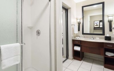 King room at Homewood Suites By Hilton Shreveport.