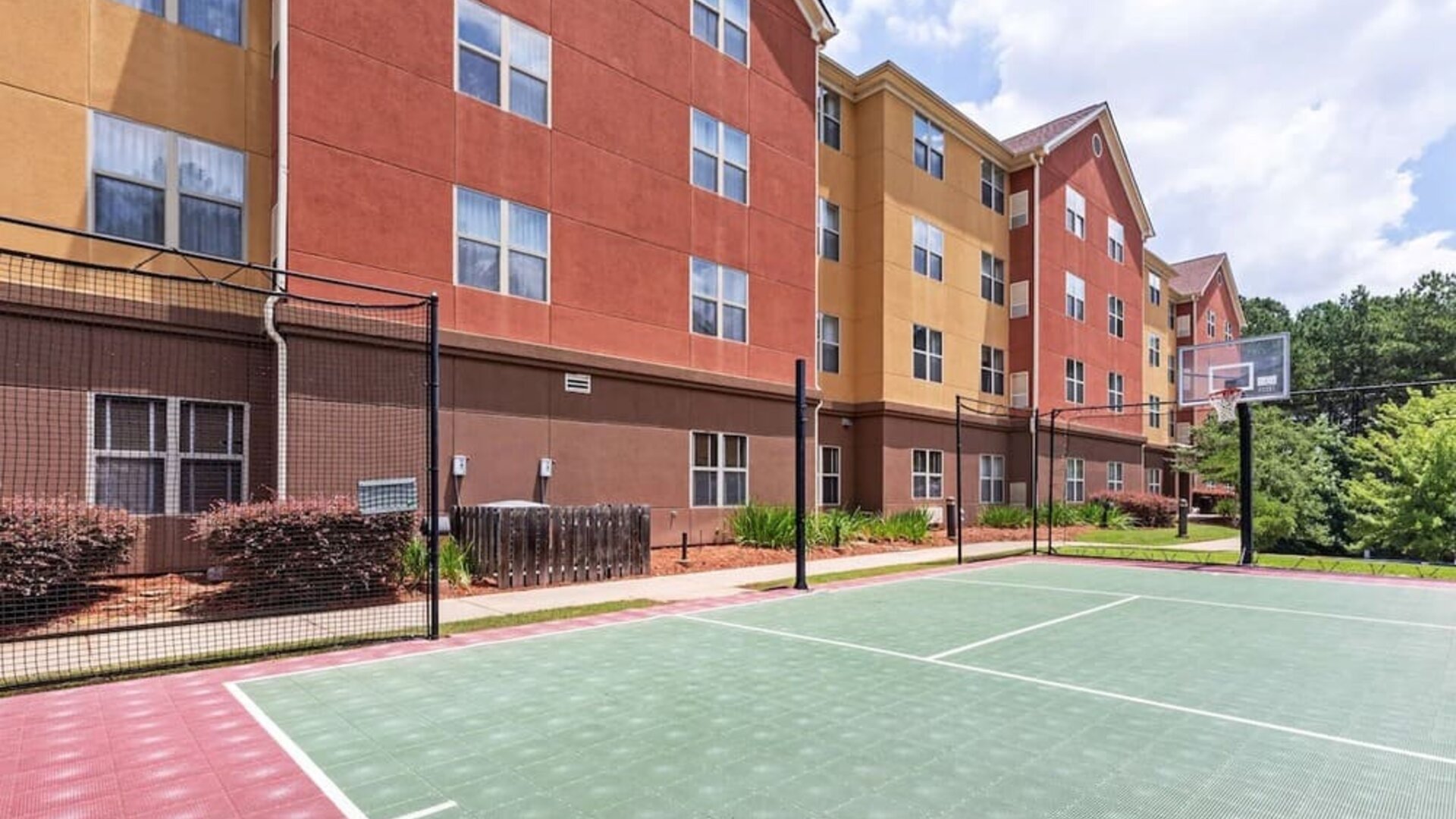 Tennis court at Homewood Suites By Hilton Shreveport.