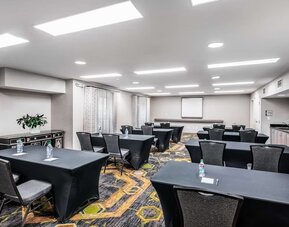 Meeting room at Homewood Suites By Hilton Shreveport.