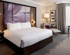 Day use room with natural light at Pullman Miami Airport.