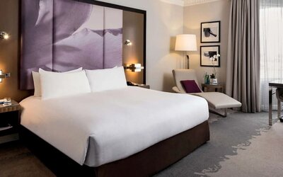 Day use room with natural light at Pullman Miami Airport.