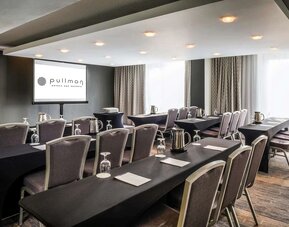 Professional meeting room at Pullman Miami Airport.