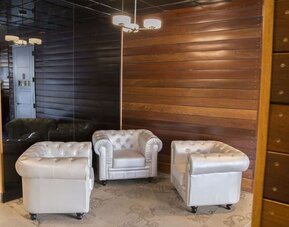 Lobby seating at Aura Hotel Brooklyn.