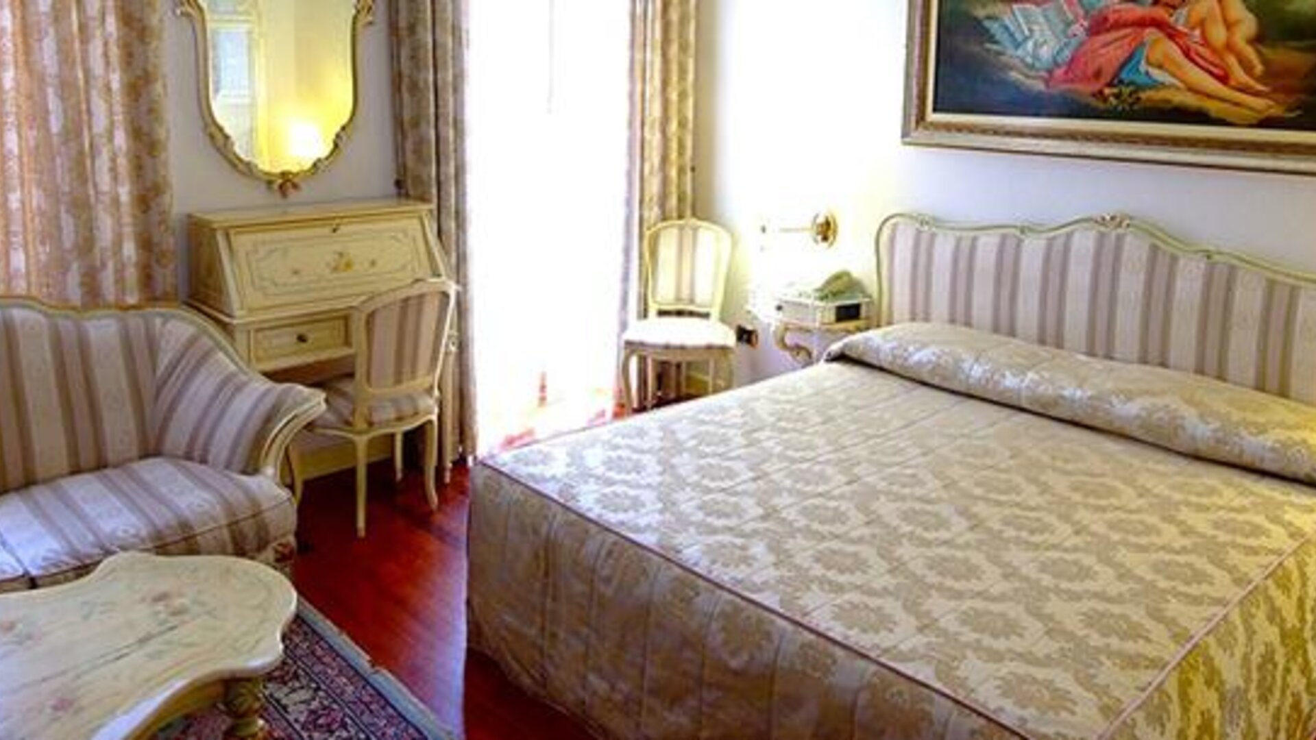 Andreola Central Hotel