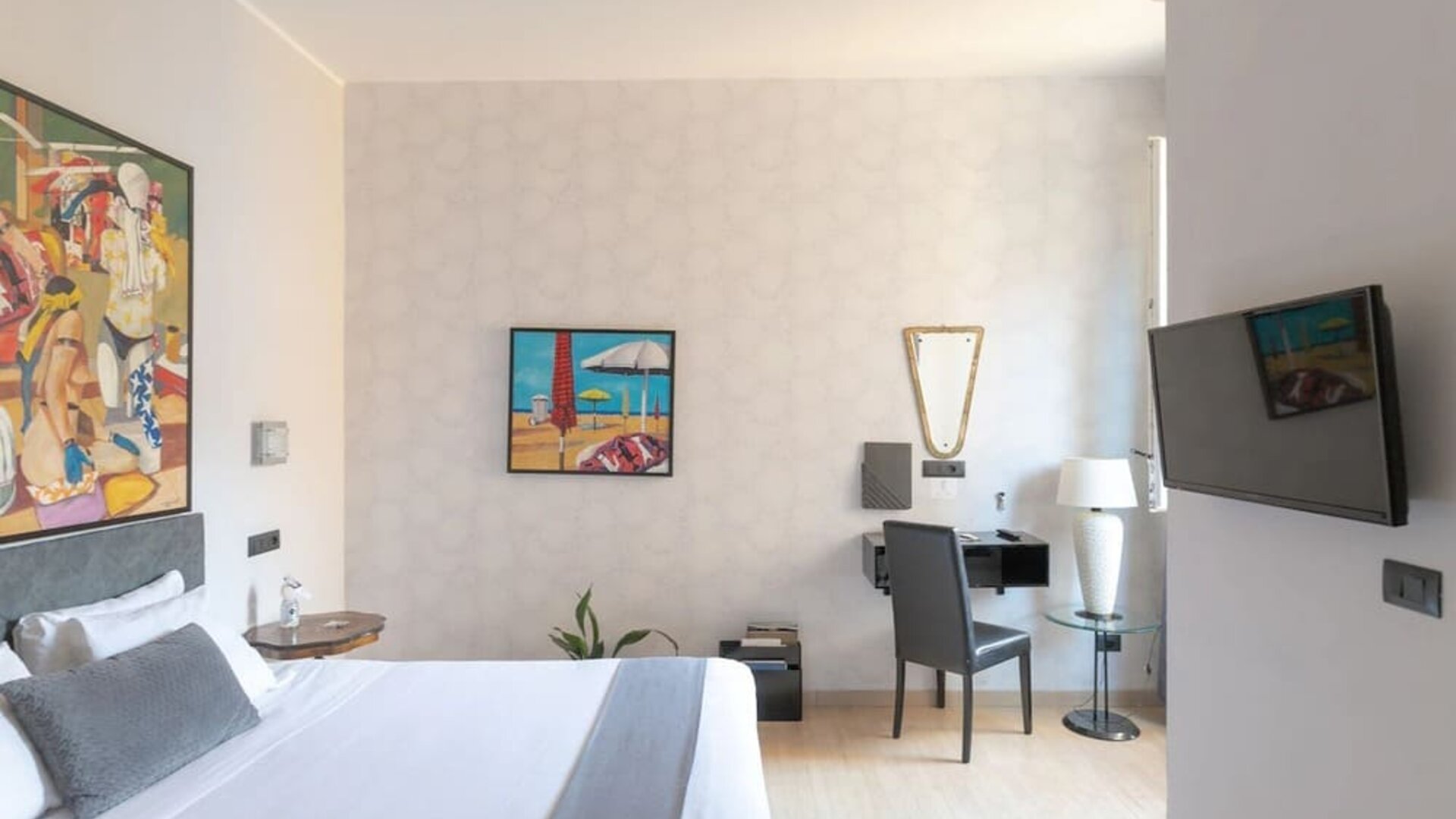 Day use room at Aiello Rooms.
