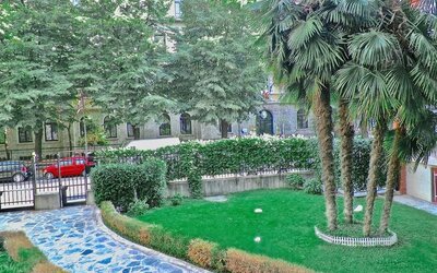 Garden at Aiello Suites Executive.