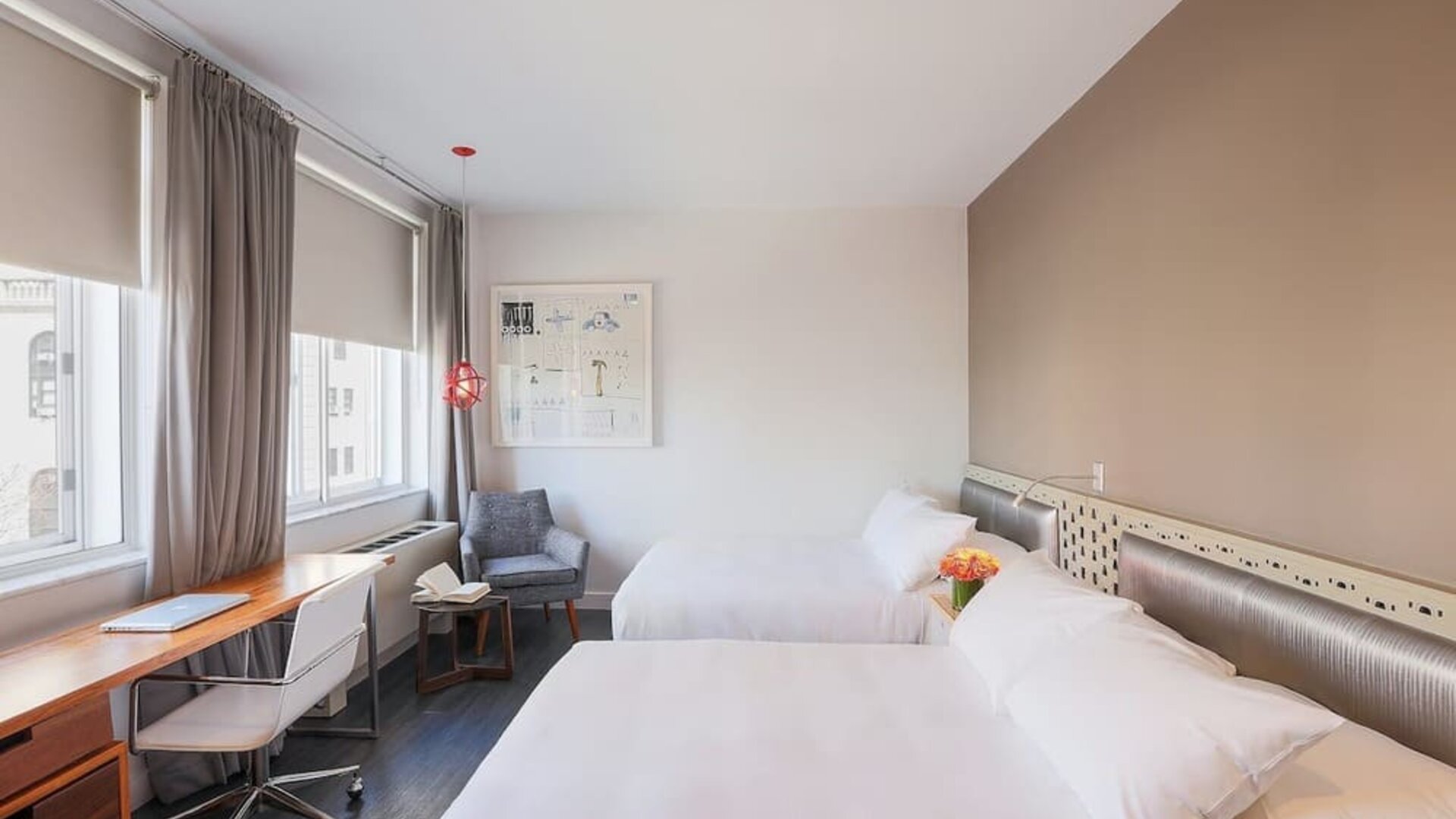 Day use twin room with work desk at Nu Hotel - Brooklyn.