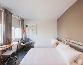 Day use twin room with work desk at Nu Hotel - Brooklyn.