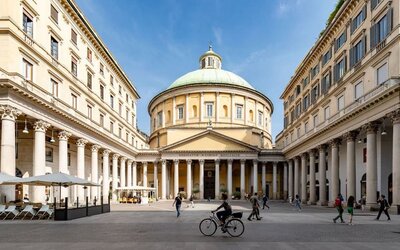 City landmark at AH - Duomo Essence.