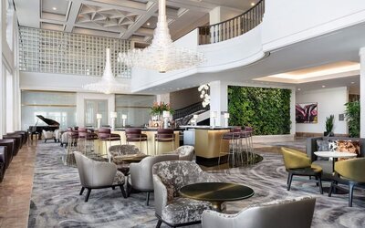 Lounge and coworking space at The Westin New Orleans.