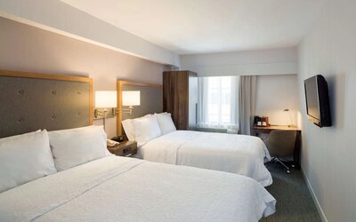 Day use twin room with workspace at Hampton Inn Manhattan - Madison Square Garden.
