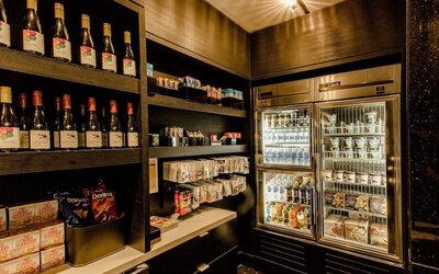 Convenience store at Courtyard By Marriott New York Manhattan/Central Park.