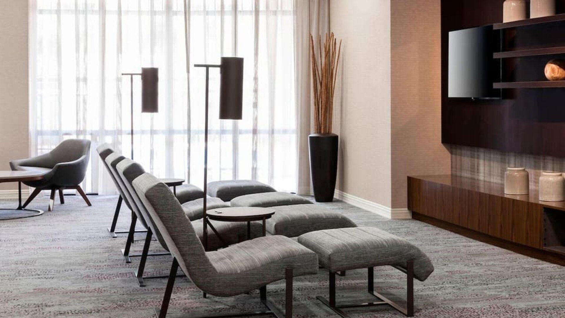 Lounge seating at Courtyard Miami Dolphin Mall.