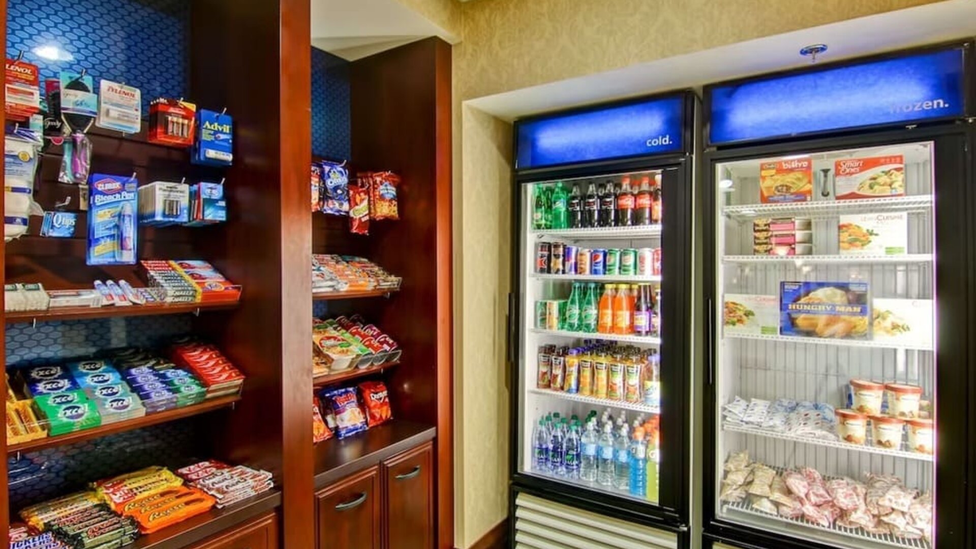 Snack bar at Hampton Inn And Suites Guelph.