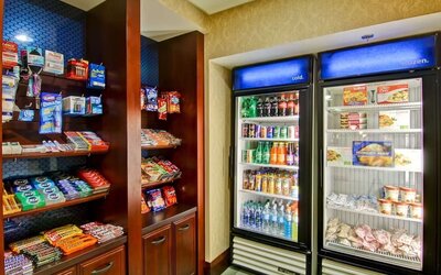 Snack bar at Hampton Inn And Suites Guelph.
