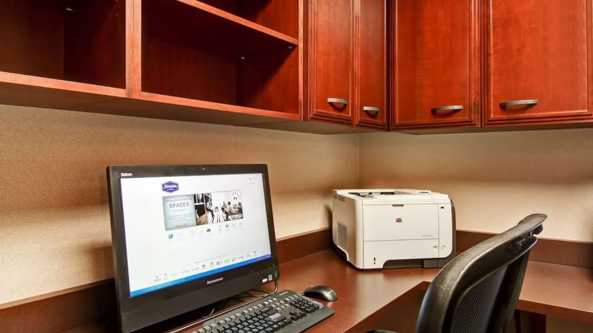 Work space at Hampton Inn And Suites Guelph.