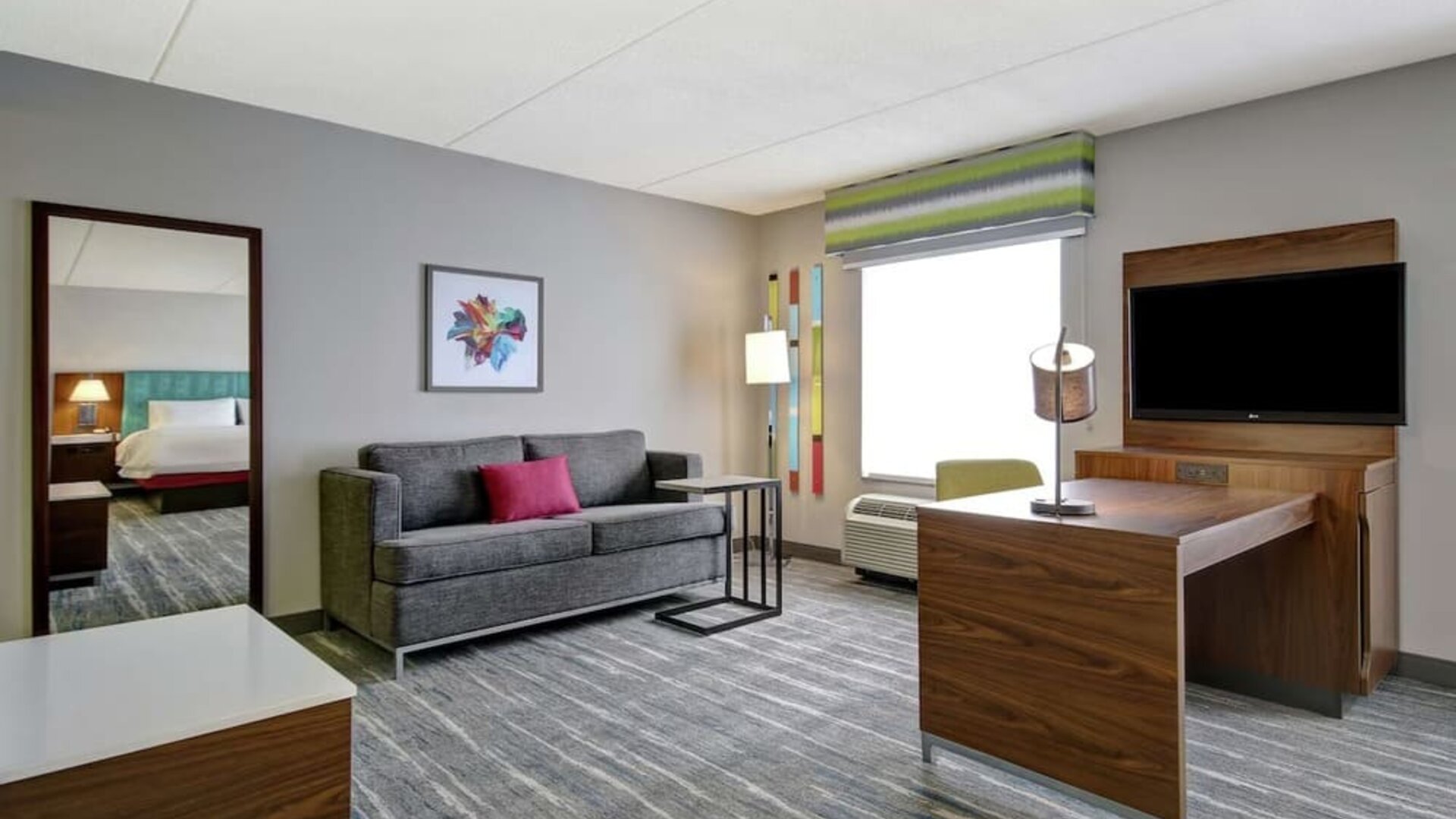 King room at Hampton Inn And Suites Guelph.