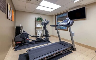 Fitness center at Comfort Inn & Suites Geneva - West Chicago.