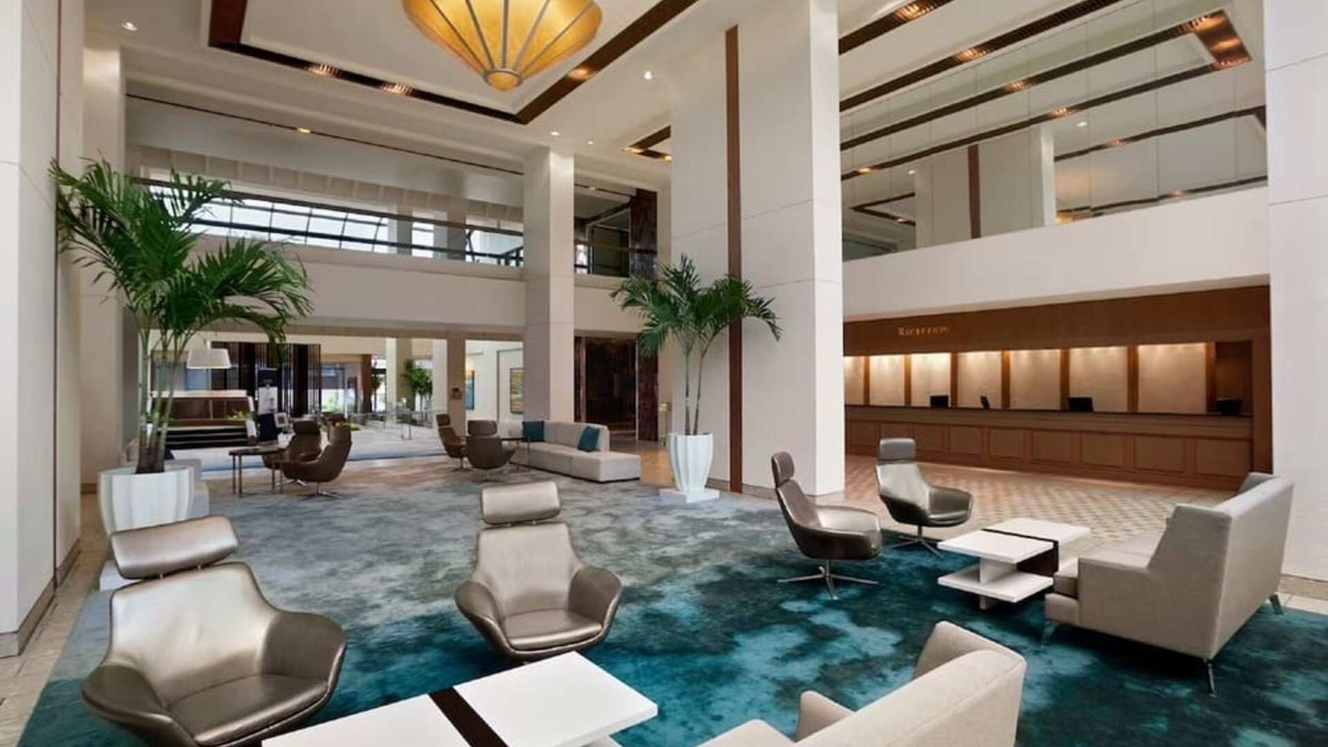 Lobby workspace, perfect for coworking at Hilton Miami Airport Blue Lagoon.