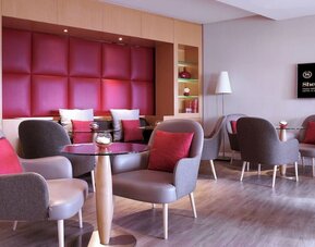 Hotel bar at Sheraton Paris Charles De Gaulle Airport Hotel.