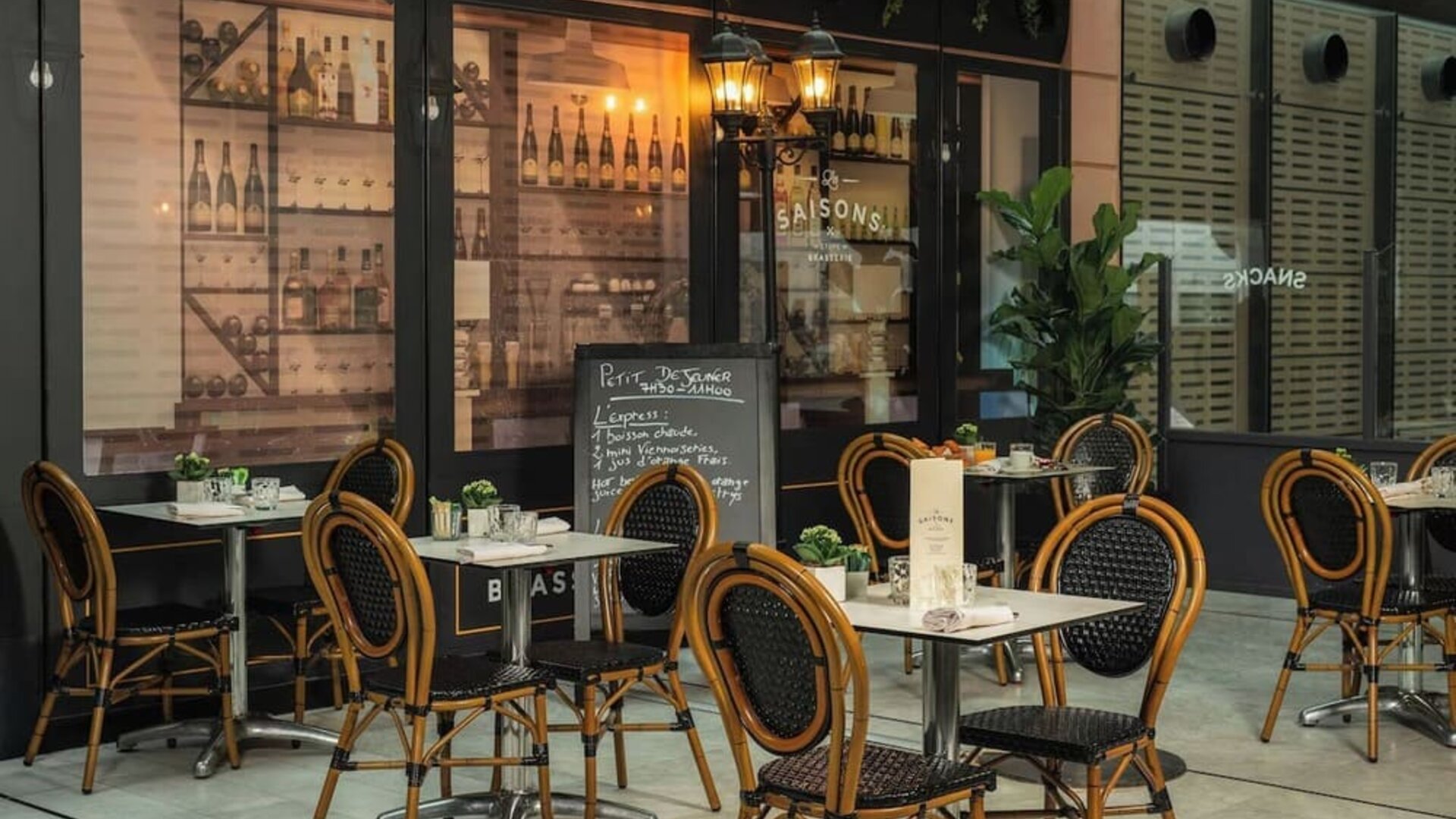 Restaurant at Sheraton Paris Charles De Gaulle Airport Hotel.