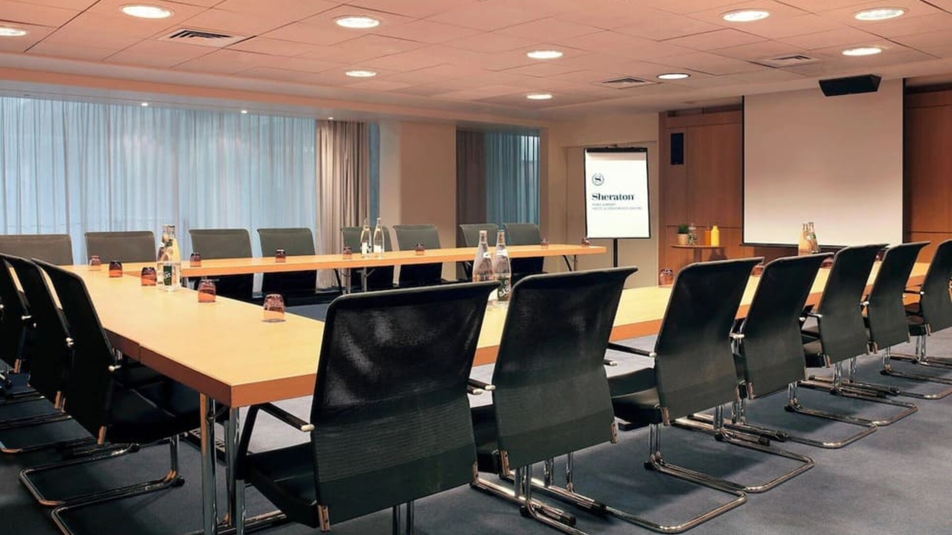 Meeting room at Sheraton Paris Charles De Gaulle Airport Hotel.
